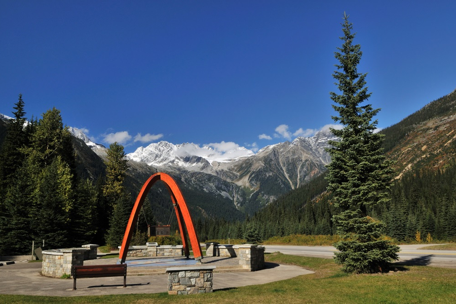 落基山班夫+贾斯珀国家公园+沉浸式体验哥伦比亚冰原+入住网红冰川景观酒店五天团卡尔加里接送机