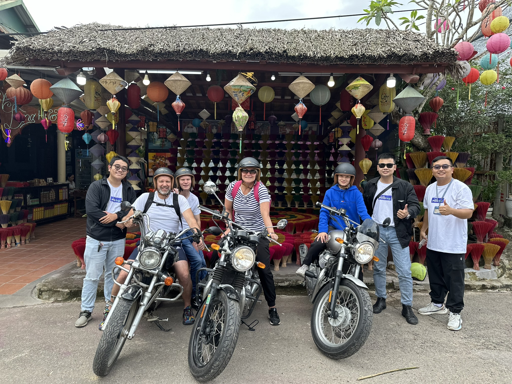 顺化非军事区私人一日游（骑乘高级摩托车）