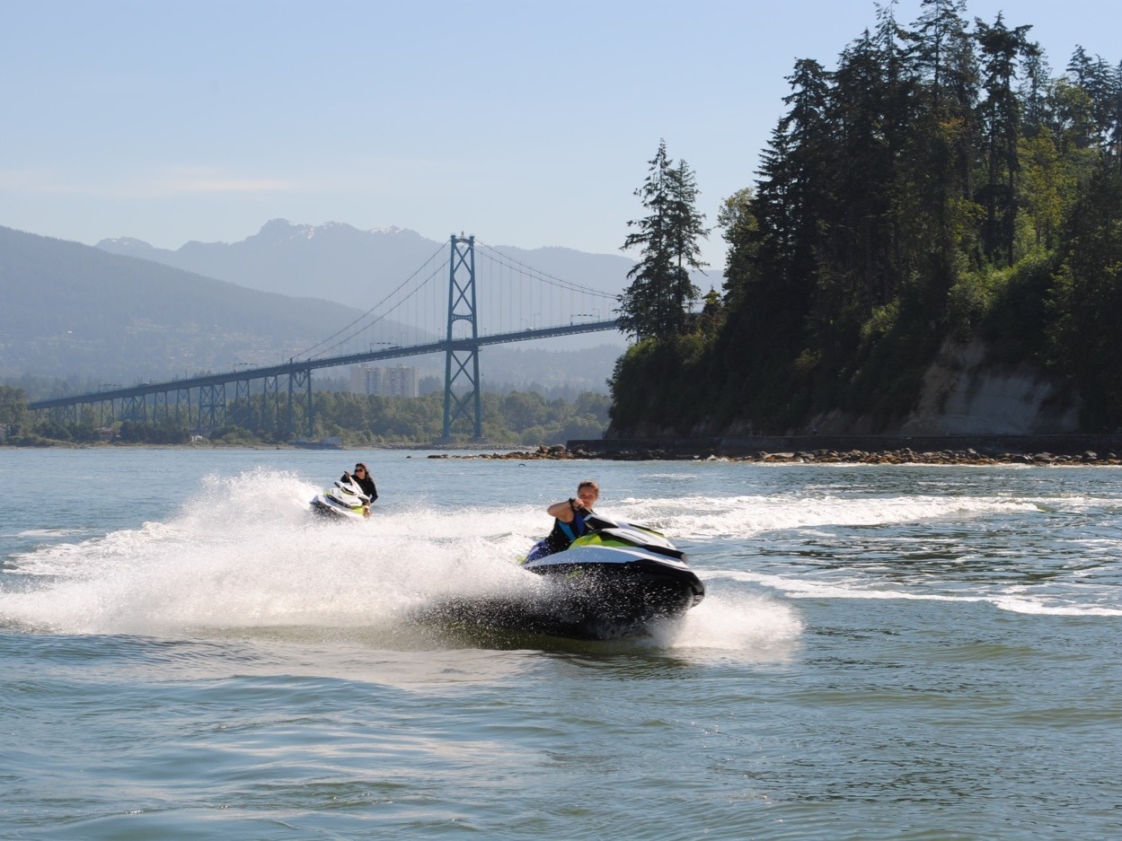 宝云岛晚餐摩托艇之旅