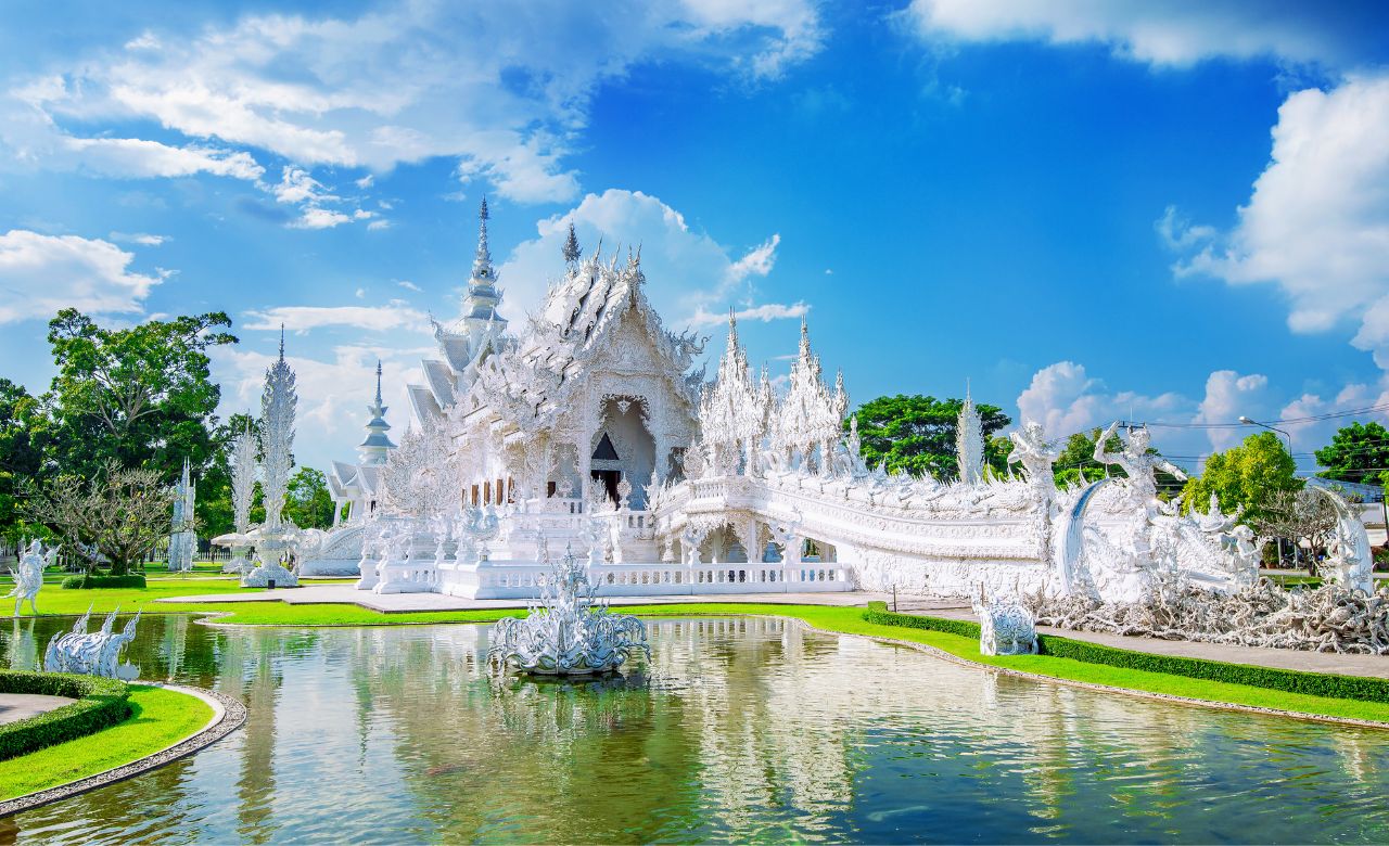 清迈出发：清莱黑白蓝庙之旅