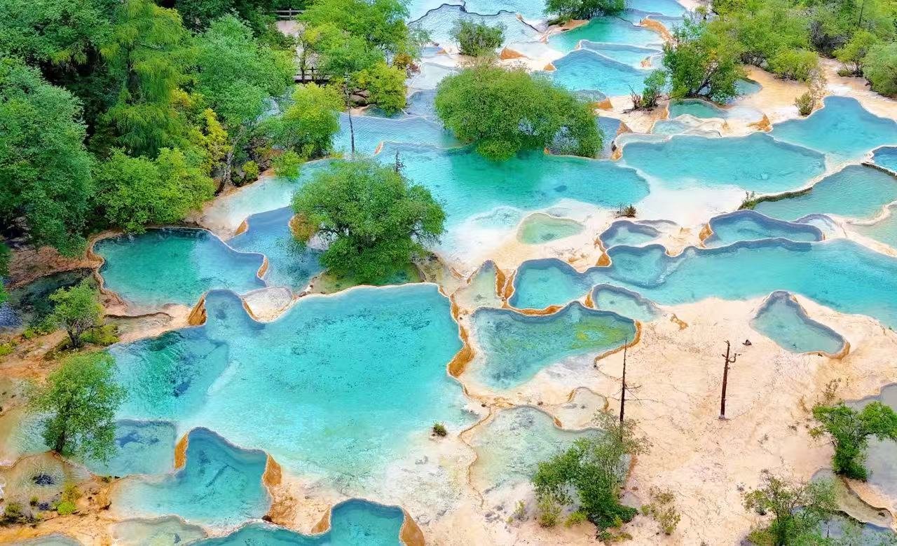 四川九寨沟黄龙光速动车2日游（藏家特色晚餐+篝火晚会+藏式旅拍+高端酒店+成都往返）