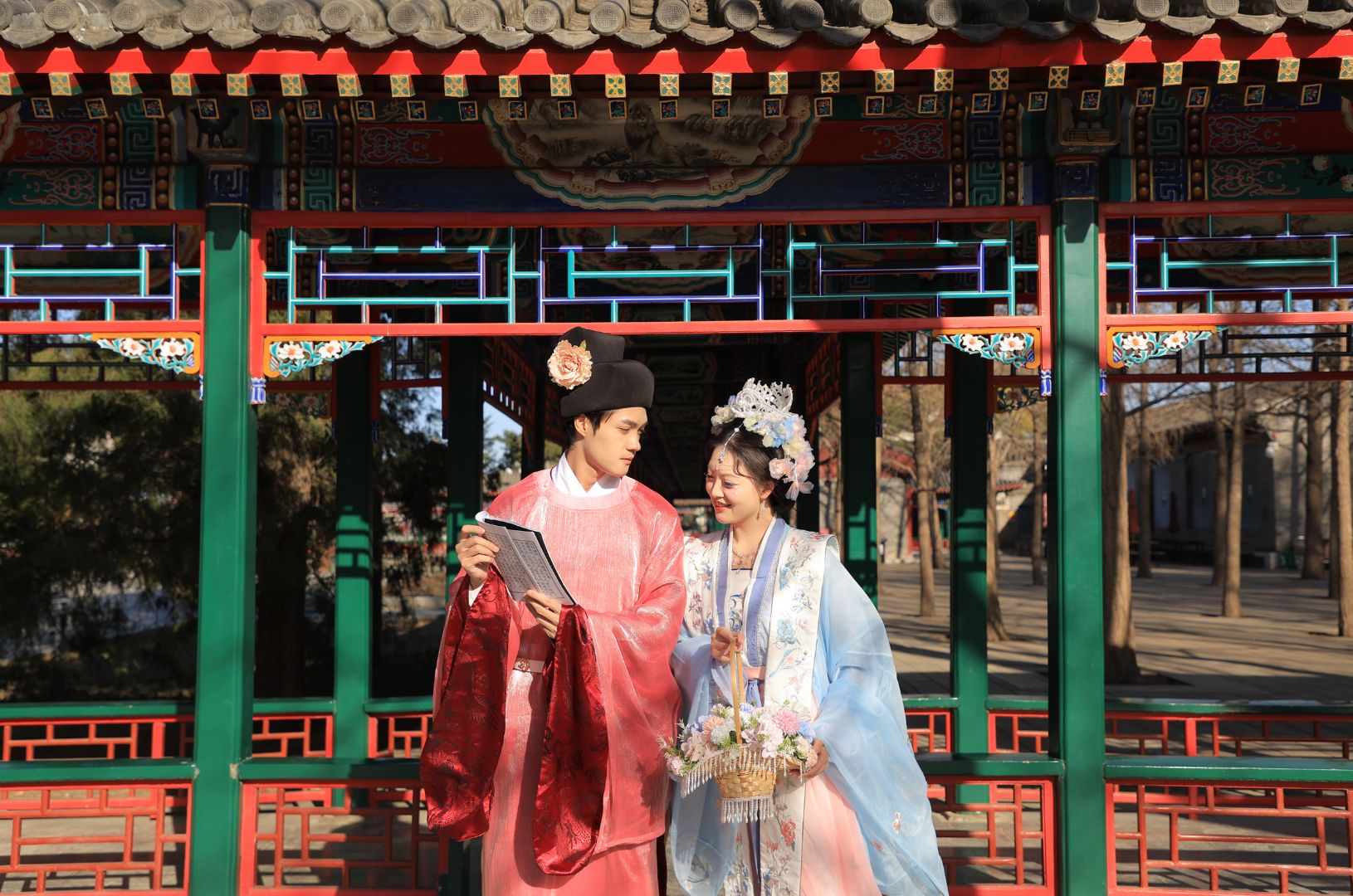 北京汉服/宋制/战国袍/清汉女服装租赁与摄影体验（提供中英文店内工作人员服务·沟通无障碍）