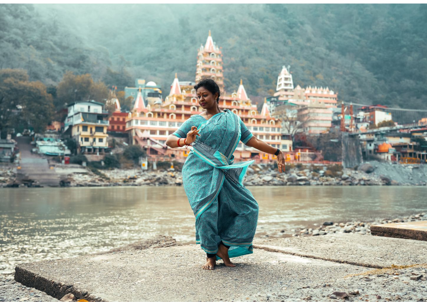 探索瑞诗凯诗：观光 & 参加恒河夜祭