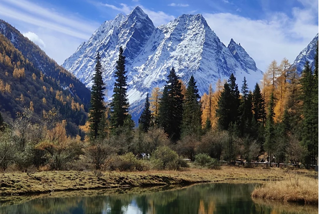 格聂巡礼·川西环线7日游（单反&无人机旅拍+坦克越野+四姑娘山+格聂之眼+理塘）