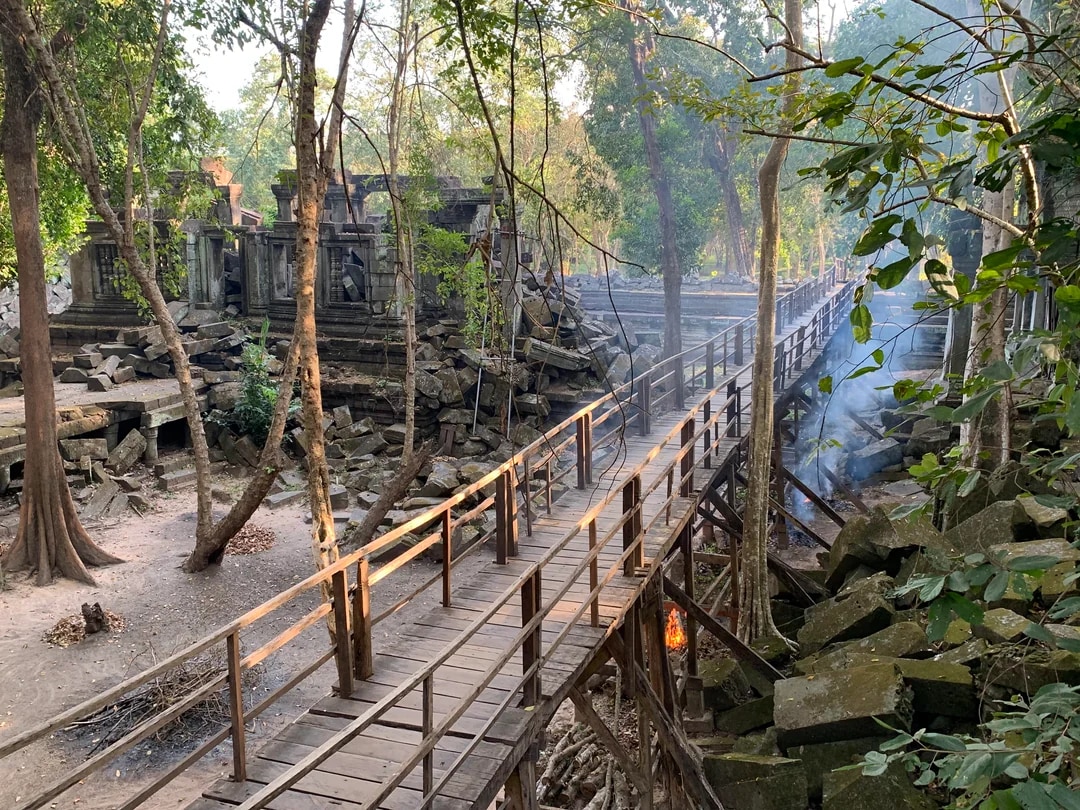 寺庙与自然：探秘崩密列、女王宫和高布斯滨