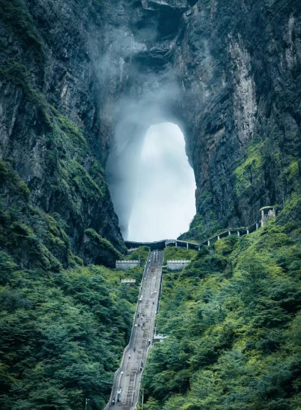 云巅心跳 | 湖南张家界天门山国家森林公园一日游（专业韩语/英语导游讲解+含门票）