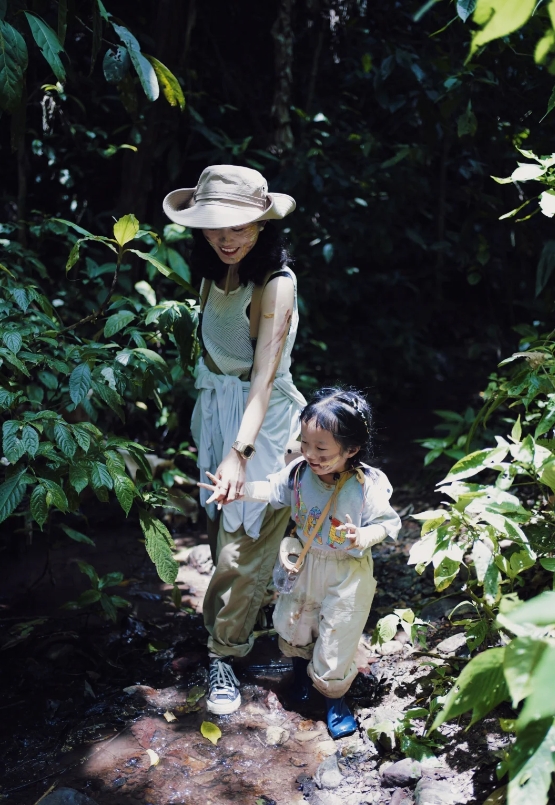 云南西双版纳基诺山雨林徒步1日游（热带雨林徒步+溯溪+雨林秋千+竹筏+雨林餐）