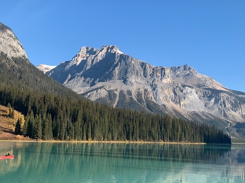 加拿大班夫出发：路易斯湖、梦莲湖和翡翠湖一日游