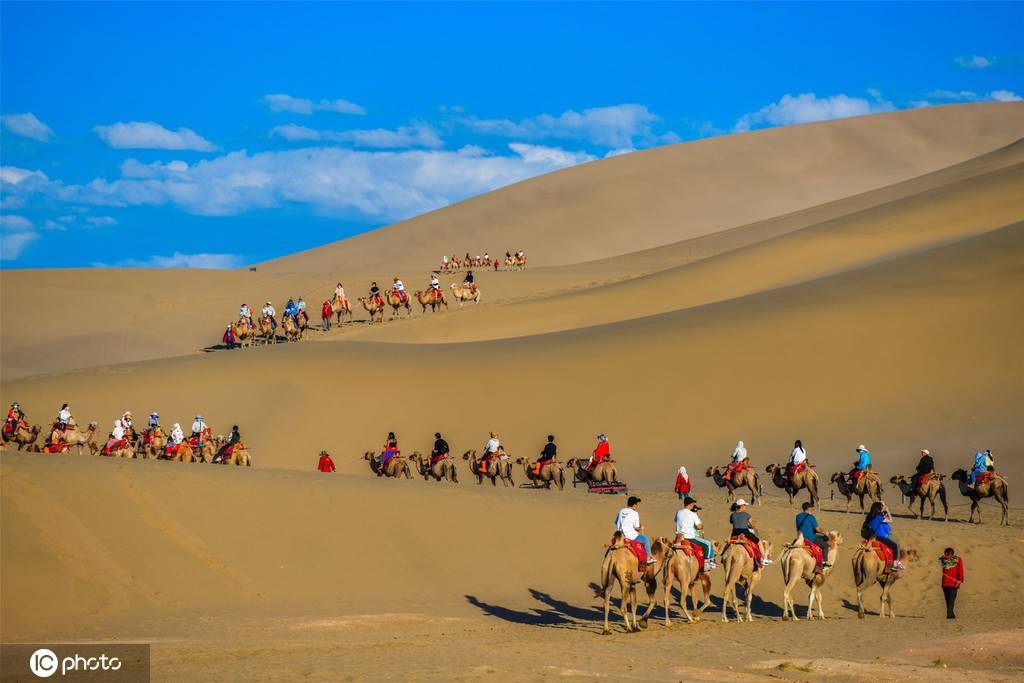 敦煌私人导览一日游 鸣沙山 月牙泉 莫高窟（可选骑骆驼体验）