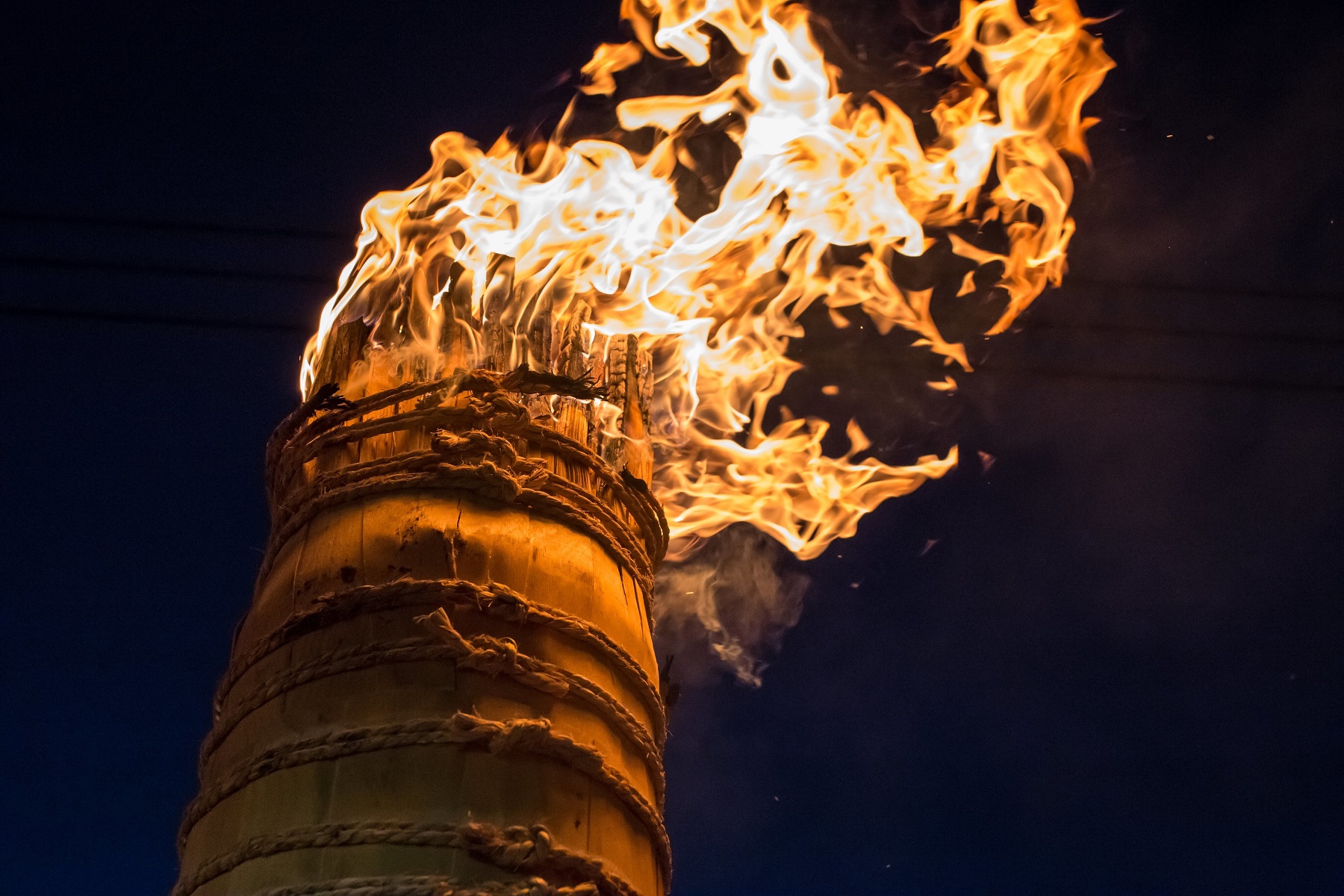 日本三大奇祭「吉田火祭」＆富士山五合目＆富士河口湖庭园一日游 (新宿出发)