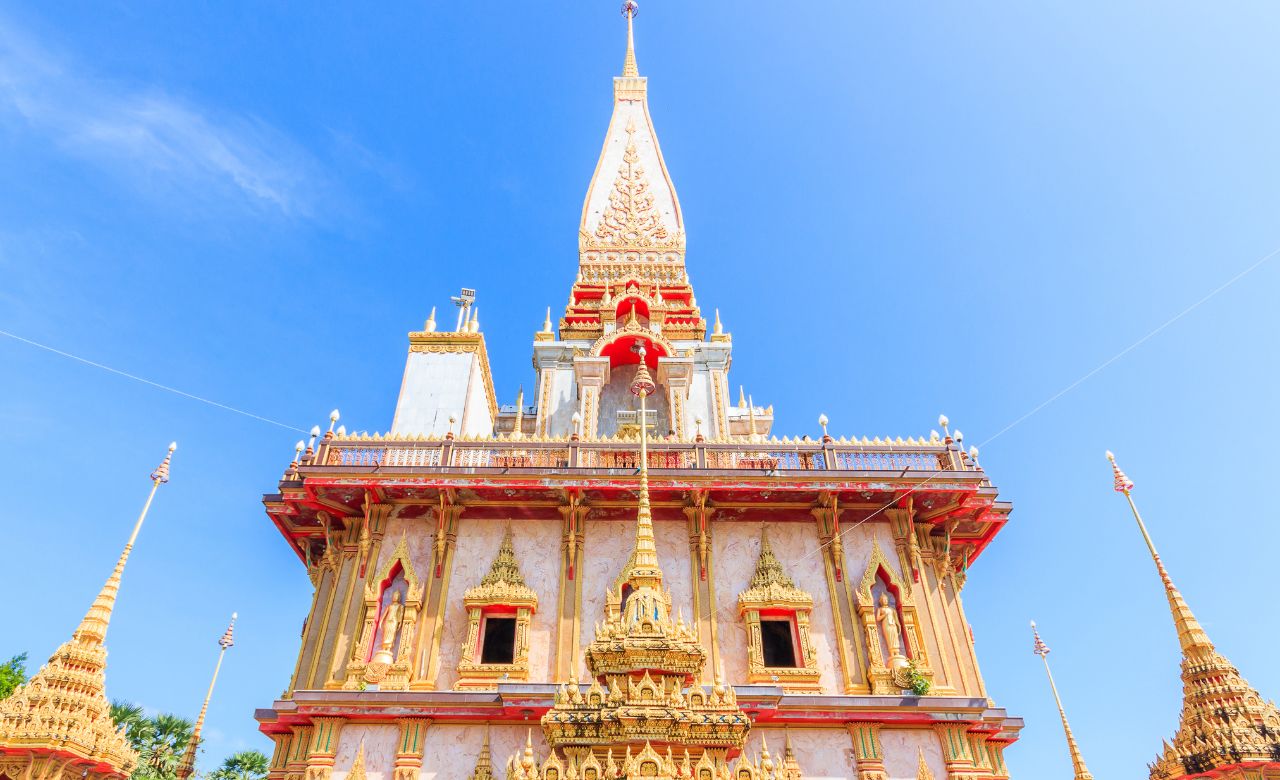 普吉岛：查龙湾朗姆酒厂 & 查龙寺半日游（私人接送）