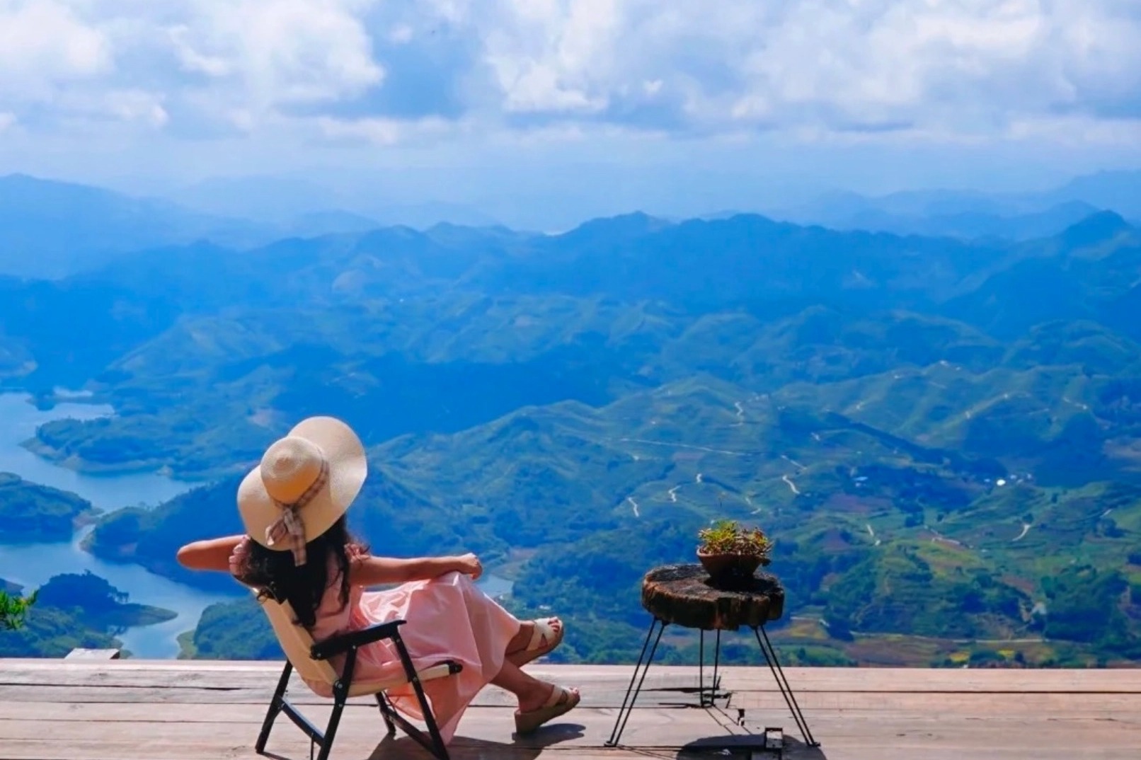 贵州黔地慢行4日游（黄果树瀑布+织金洞+万峰林+马岭河峡谷）