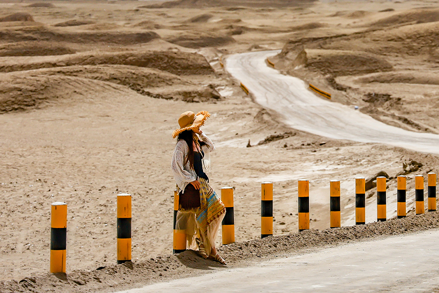 行摄青甘旅拍团7日游（专业摄影师带玩+青海湖下午茶+茶卡盐湖+翡翠湖+南八仙雅丹+莫高窟+丝路遗产城+鸣沙山月牙泉+七彩丹霞+祁连草原）