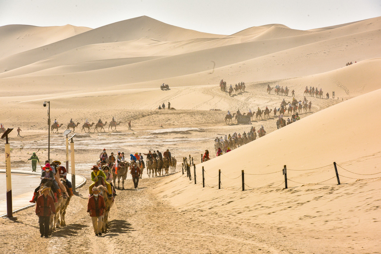 西北8天自由行套票（深圳/兰州往返机票+兰州万达文华酒店）