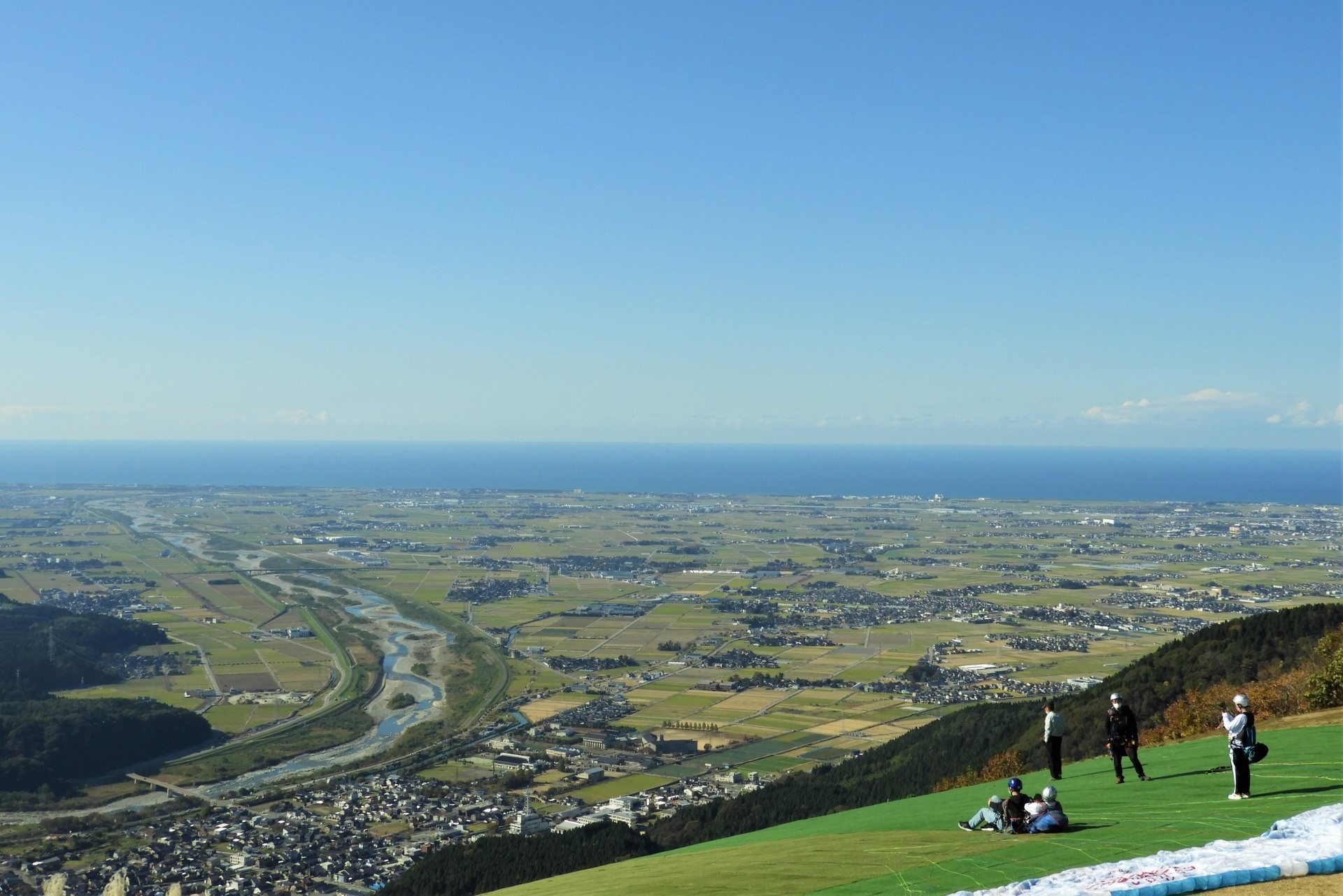 从金泽出发：探访古寺，饱览全景，欣赏彩蝶