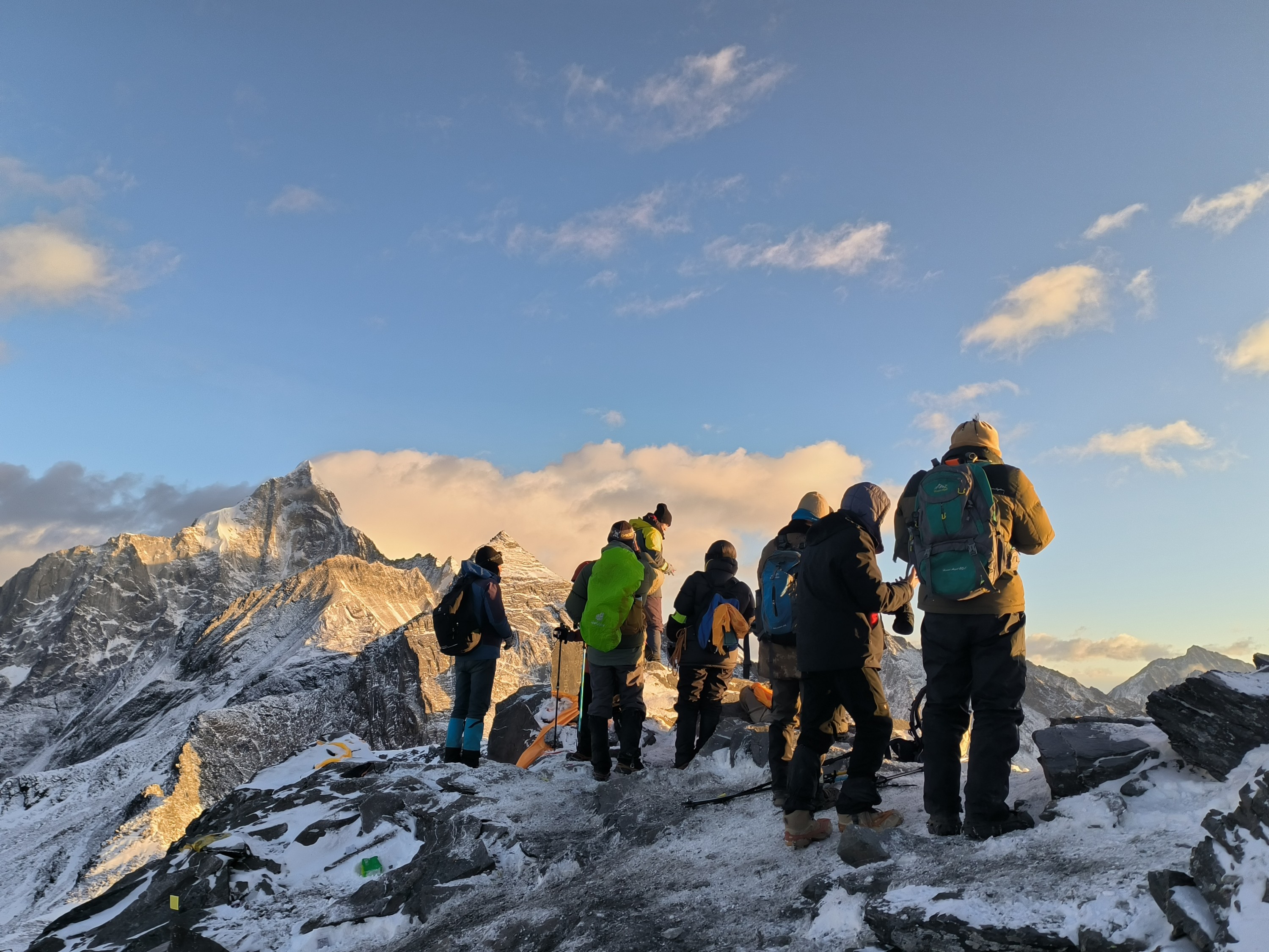 川西四姑娘山大峰/二峰攀登3日游（天天发团+1:1冲顶向导+轻装徒步+提供装备）