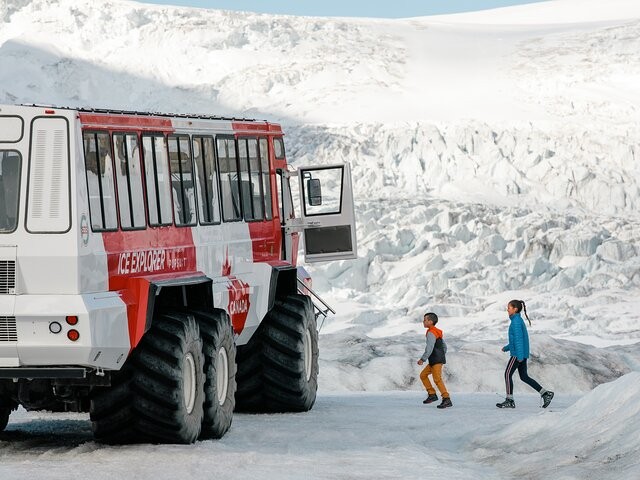 加拿大班夫：哥伦比亚冰原、弓湖和佩托湖一日游