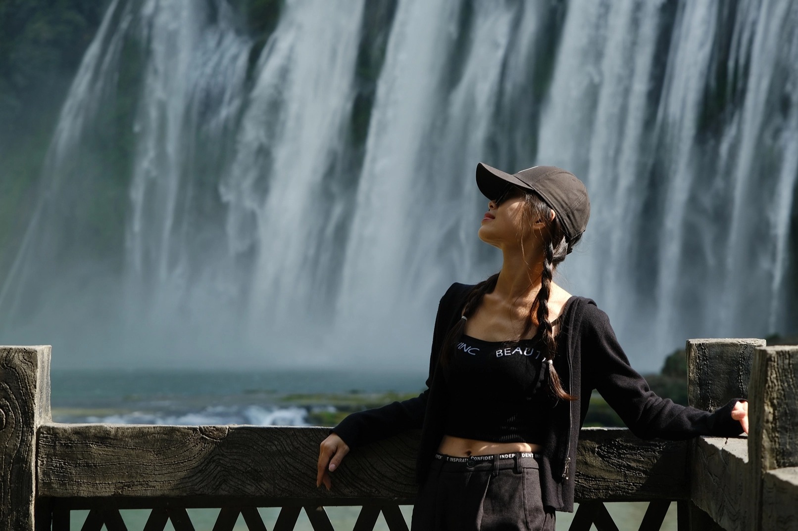 贵州黄果树瀑布一日游（市区接送+黄果树大瀑布&银链坠潭瀑布&随坡塘瀑布）