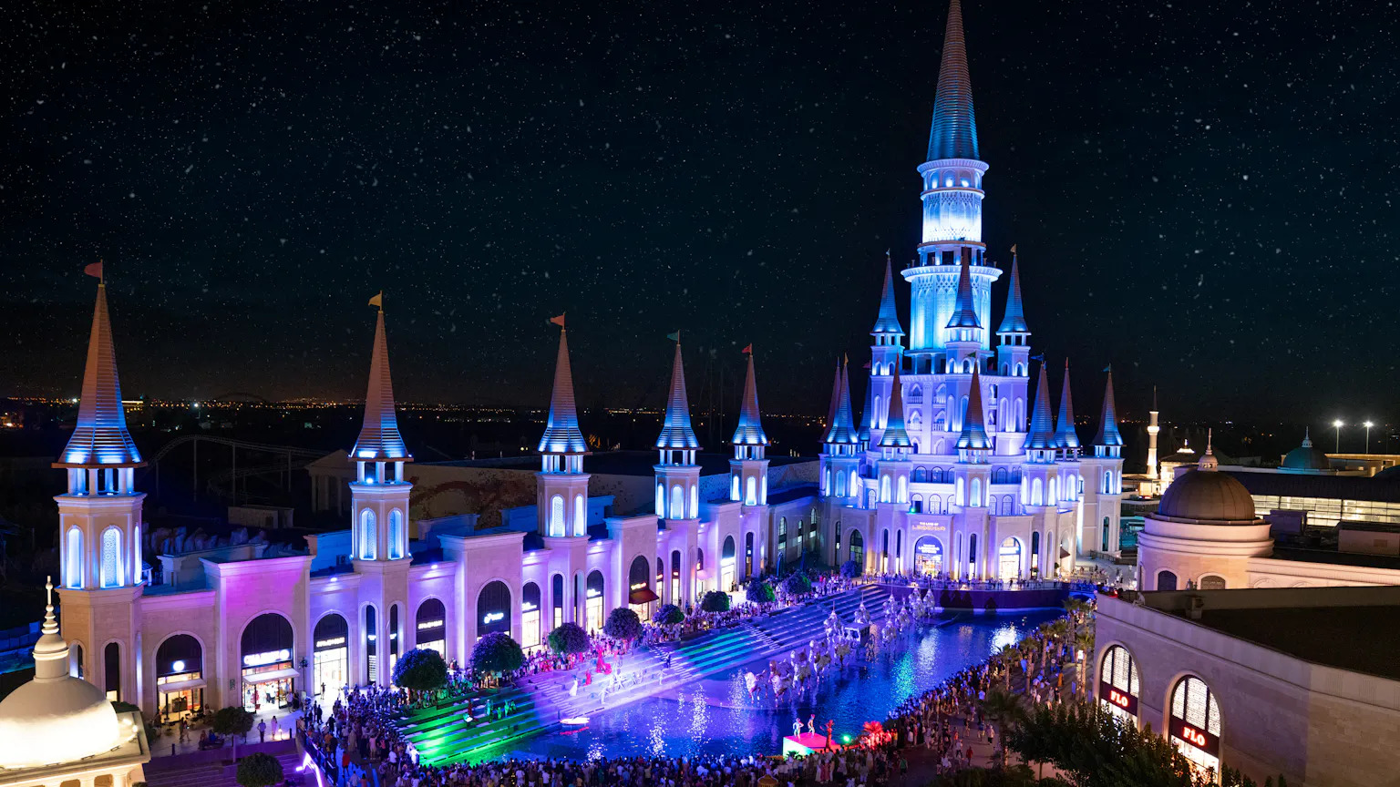 传奇之地夜间秀