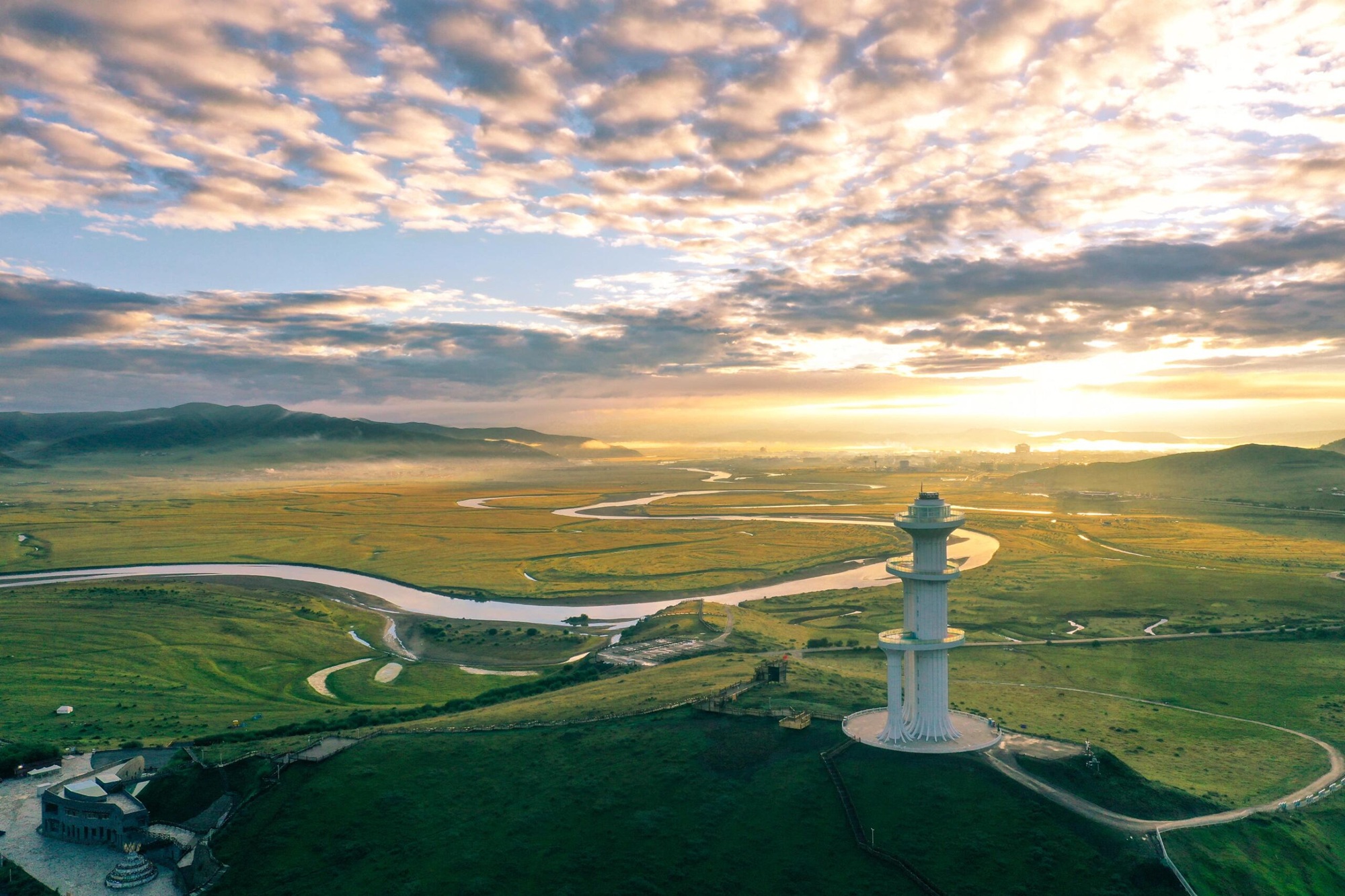 川西草原三日游（九曲黄河第一湾+若尔盖花湖+月亮湾+松坪沟+柴火鸡+土火锅+水上