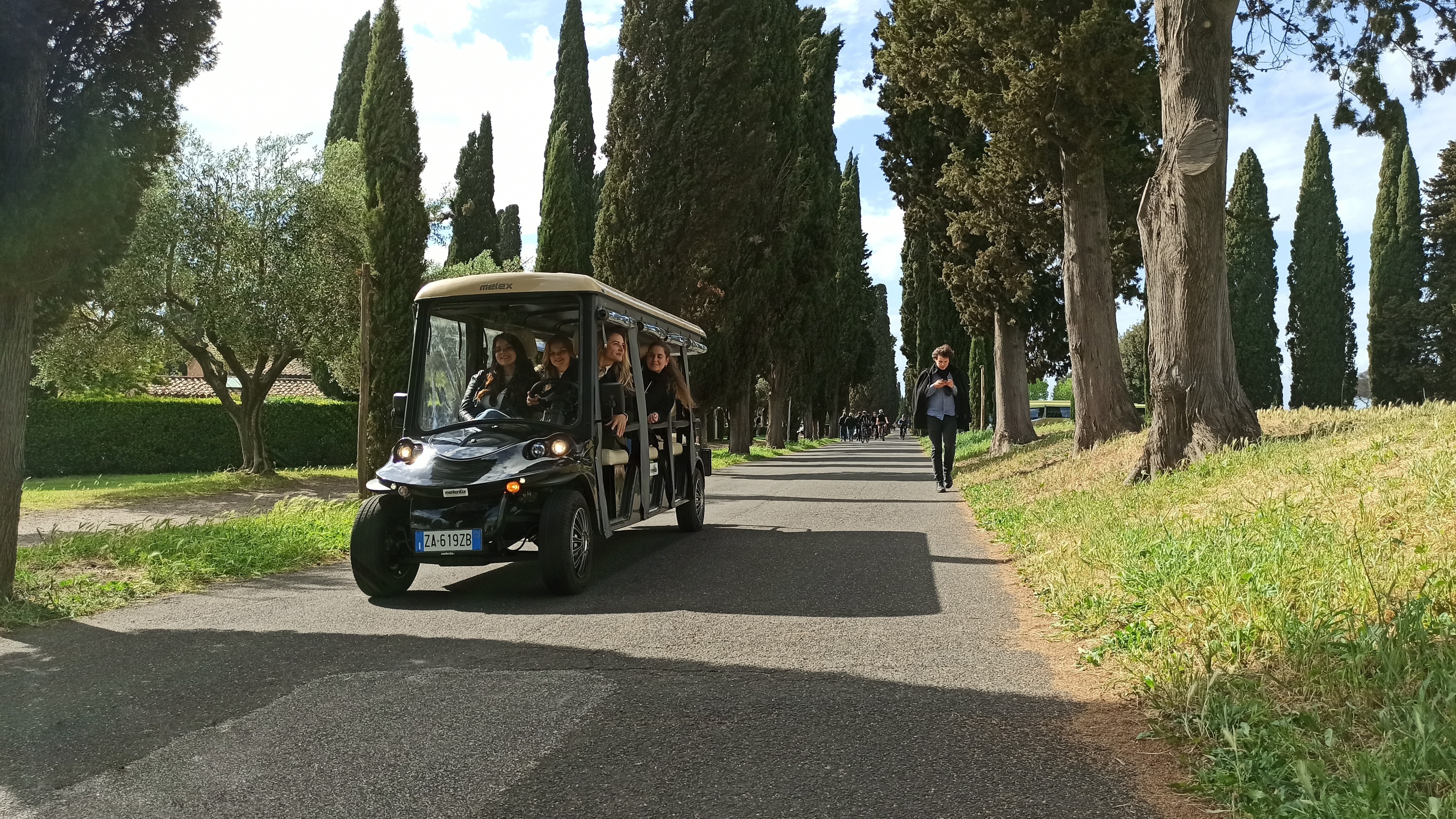 罗马官方地下墓穴导览，包含高尔夫球车接驳服务