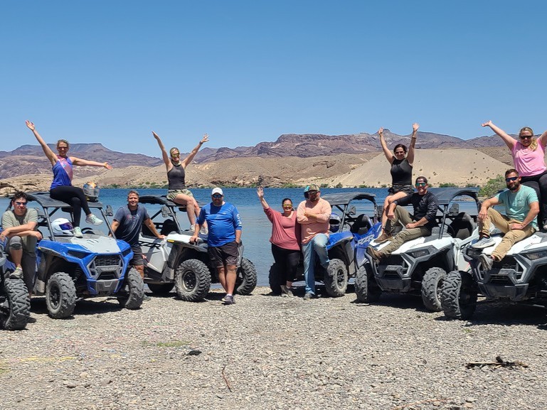 拉斯维加斯出发：科罗拉多河4合1 RZR 沙漠越野之旅