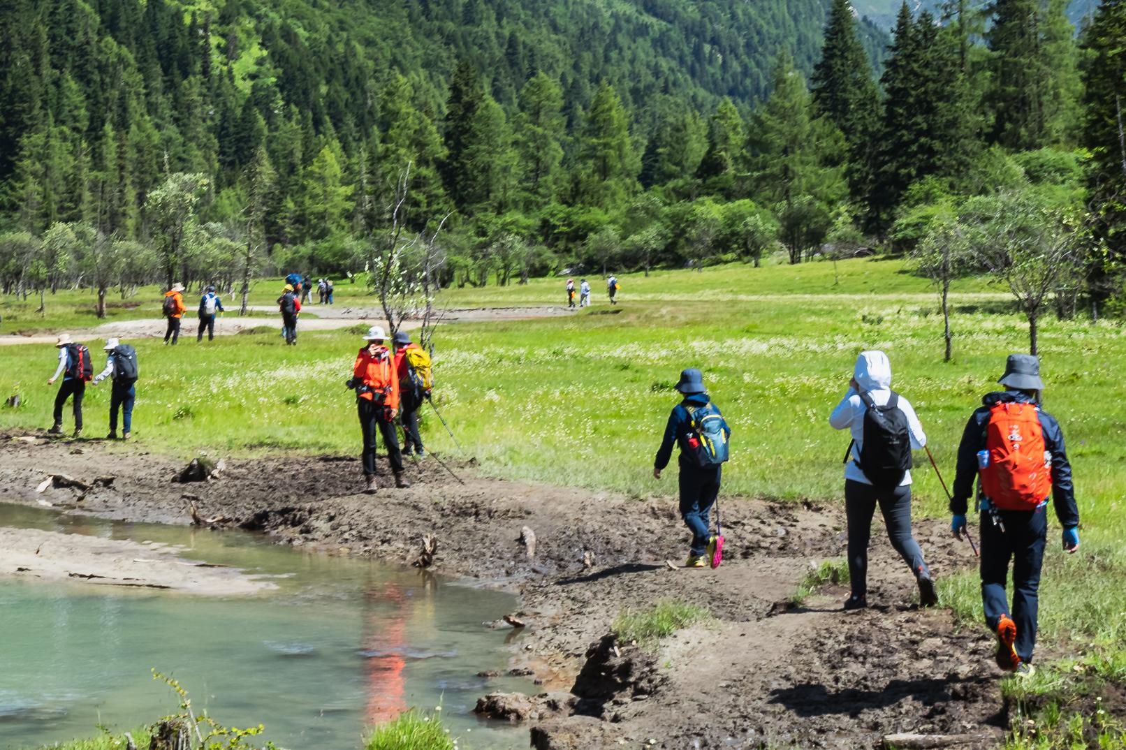 川西四姑娘山长穿毕徒步5日游（长坪沟+毕棚沟+领队配比1:8+全套露营装备+轻装徒步）