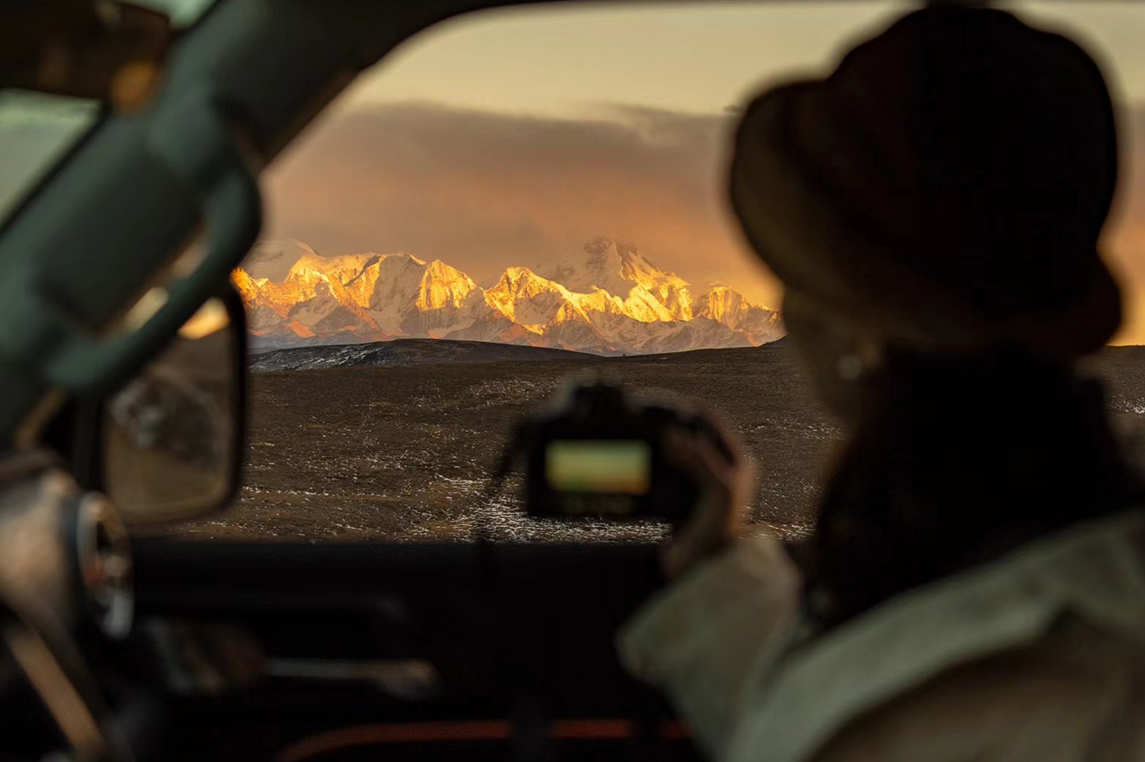 圣域川西8天7晚（坦克300越野+全程旅拍摄影+稻城亚丁+四姑娘山+格聂之眼+长青春科尔寺+雅拉雪山+塔公藏服旅拍+体验藏地文化）