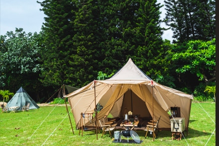 冲绳：恩纳村海滨露营