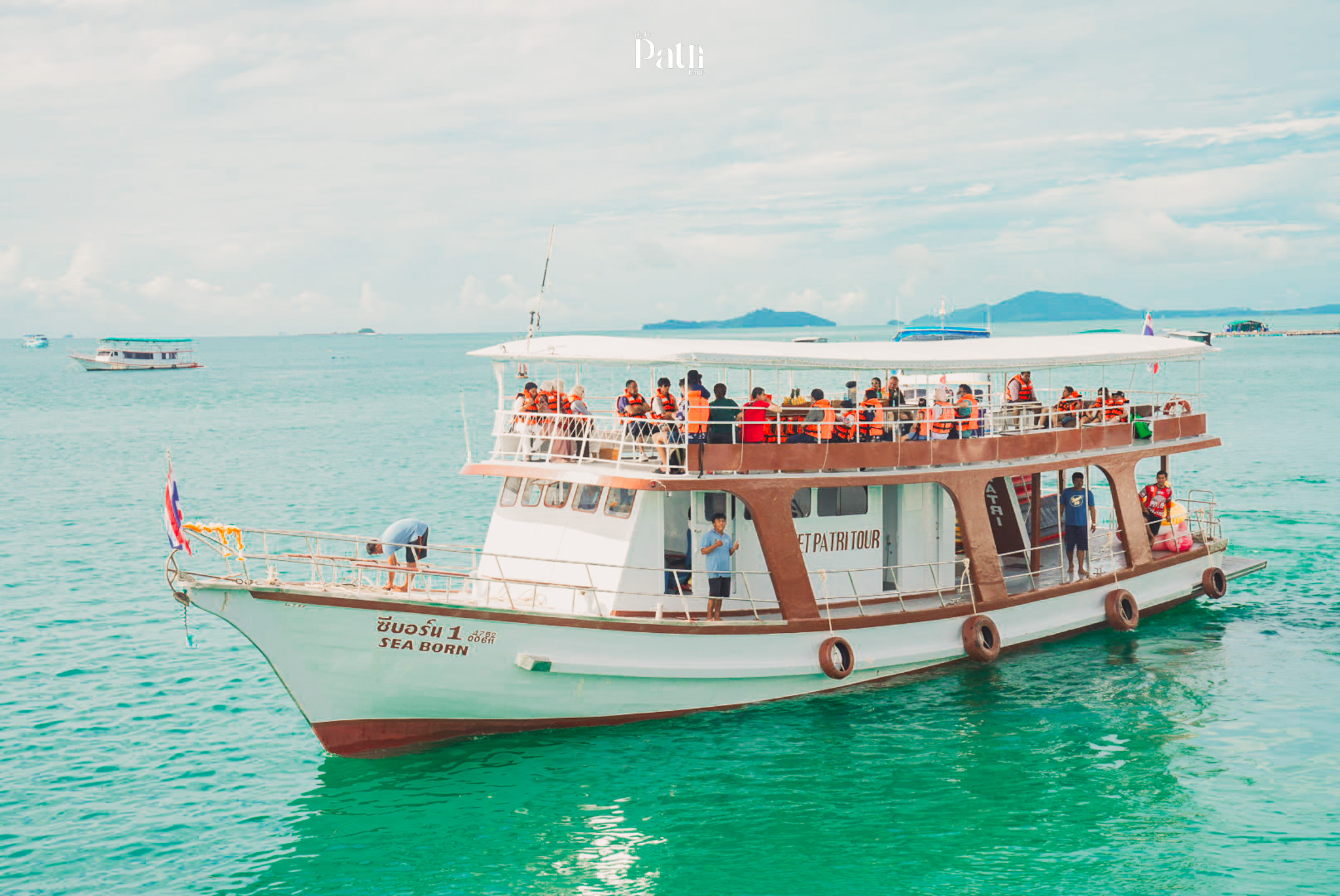 普吉岛：攀牙湾大型游船日落晚餐