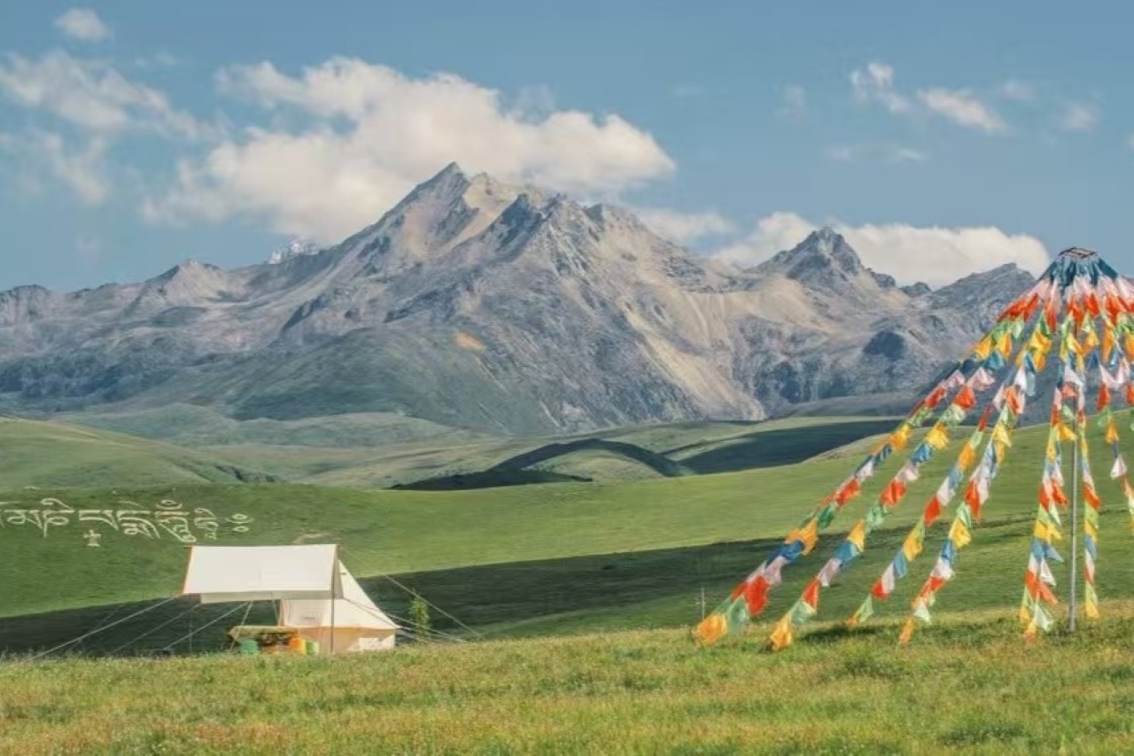 邂逅甘孜川西4日游（2-8人小团+赠藏装旅拍+四姑娘山+木格措+观景天堂鱼子西+墨石公园+雅拉雪山）