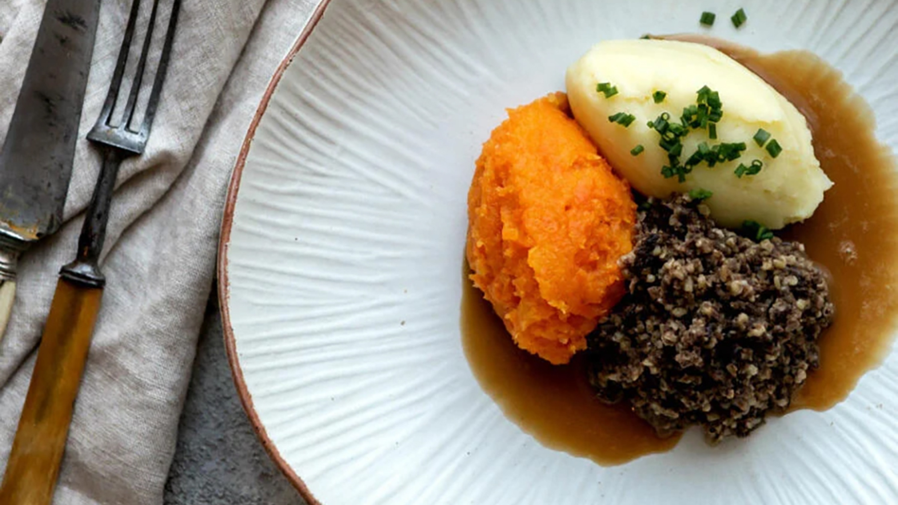 爱丁堡苏格兰肉馅羊肚配威士忌和杜松子酒品鉴体验