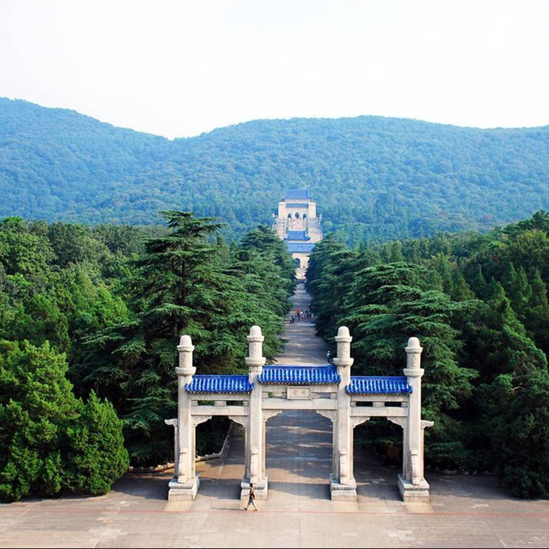 南京民国说12人小团一日游（总统府+中山陵+音乐台+美龄宫+梧桐大道+明孝陵）