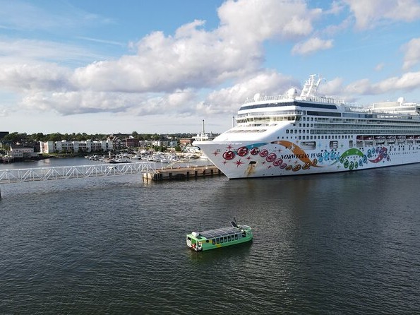 夏洛特敦晚餐游船体验