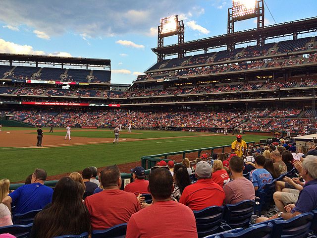 费城费城人队在市民银行公园的棒球比赛