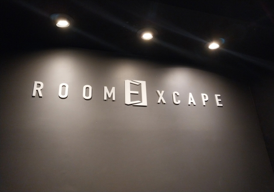 首尔新村ROOM EXCAPE BLACK - 密室逃脱咖啡厅
