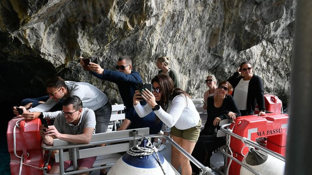 那不勒斯出发：卡普里岛迷你游船 & 城市观光之旅