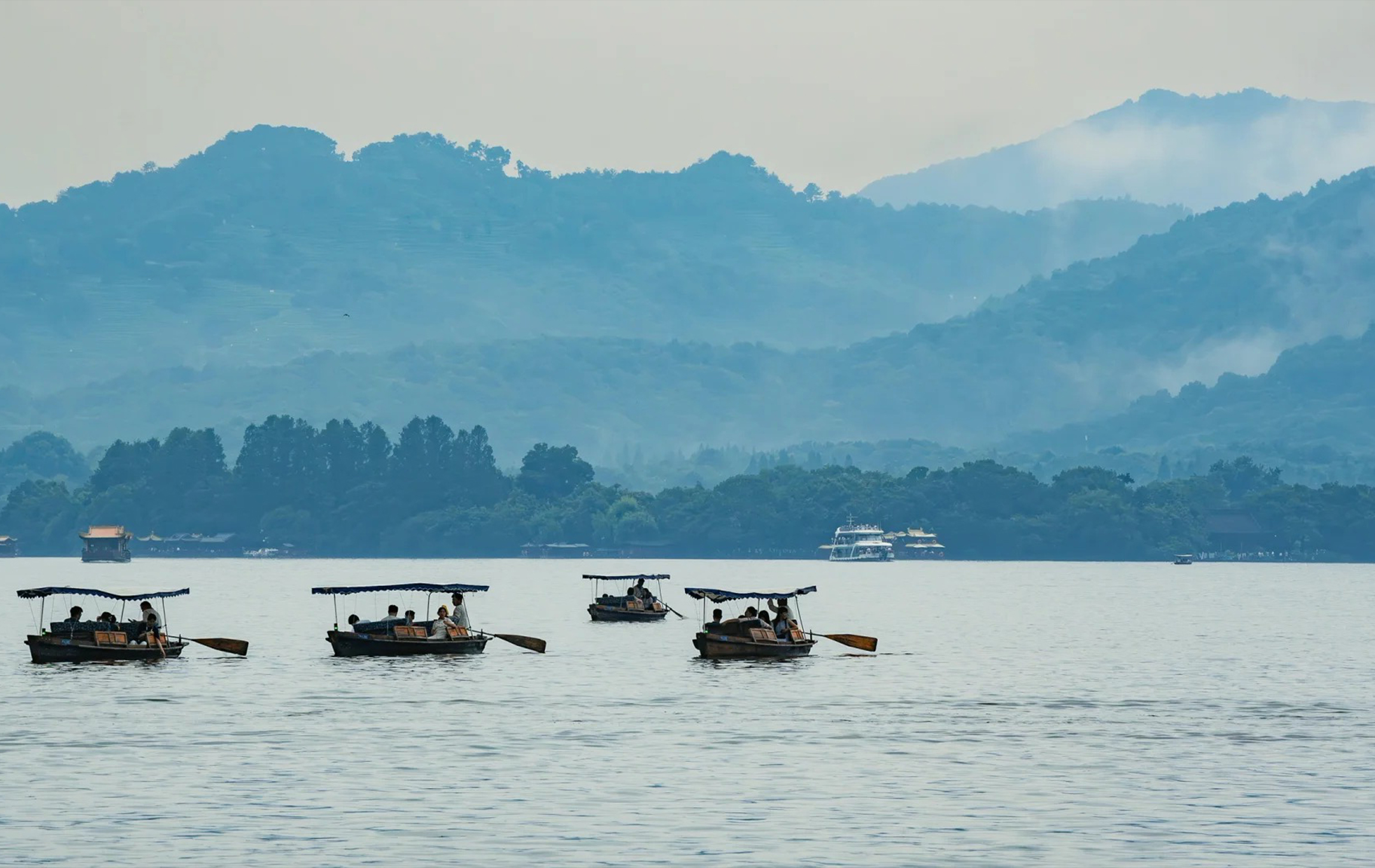 杭州出发印南之旅3日游（西湖美景+漫游乌镇&夜游西栅+感受古镇人文+漫步烟雨长廊+赠送西塘游船&汉服体验+特色餐食+25人小团）
