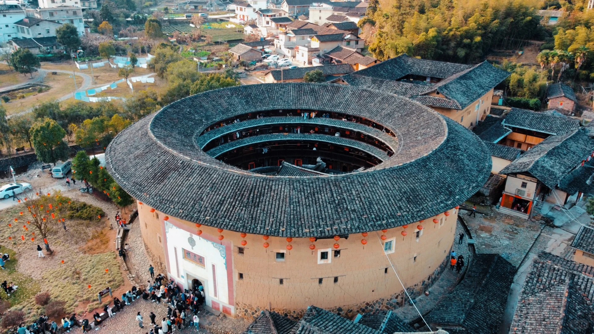 厦门出发南靖云水谣+田螺坑1日游 