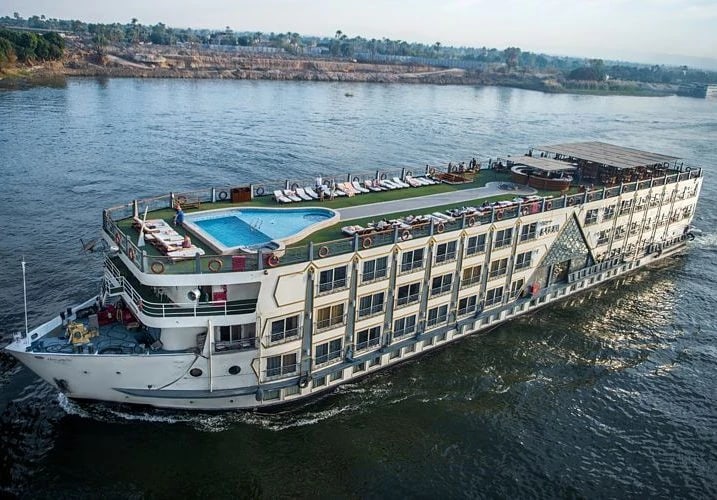 从路克索到亚斯文，包含阿布辛贝神庙和热气球体验的5天尼罗河游轮之旅