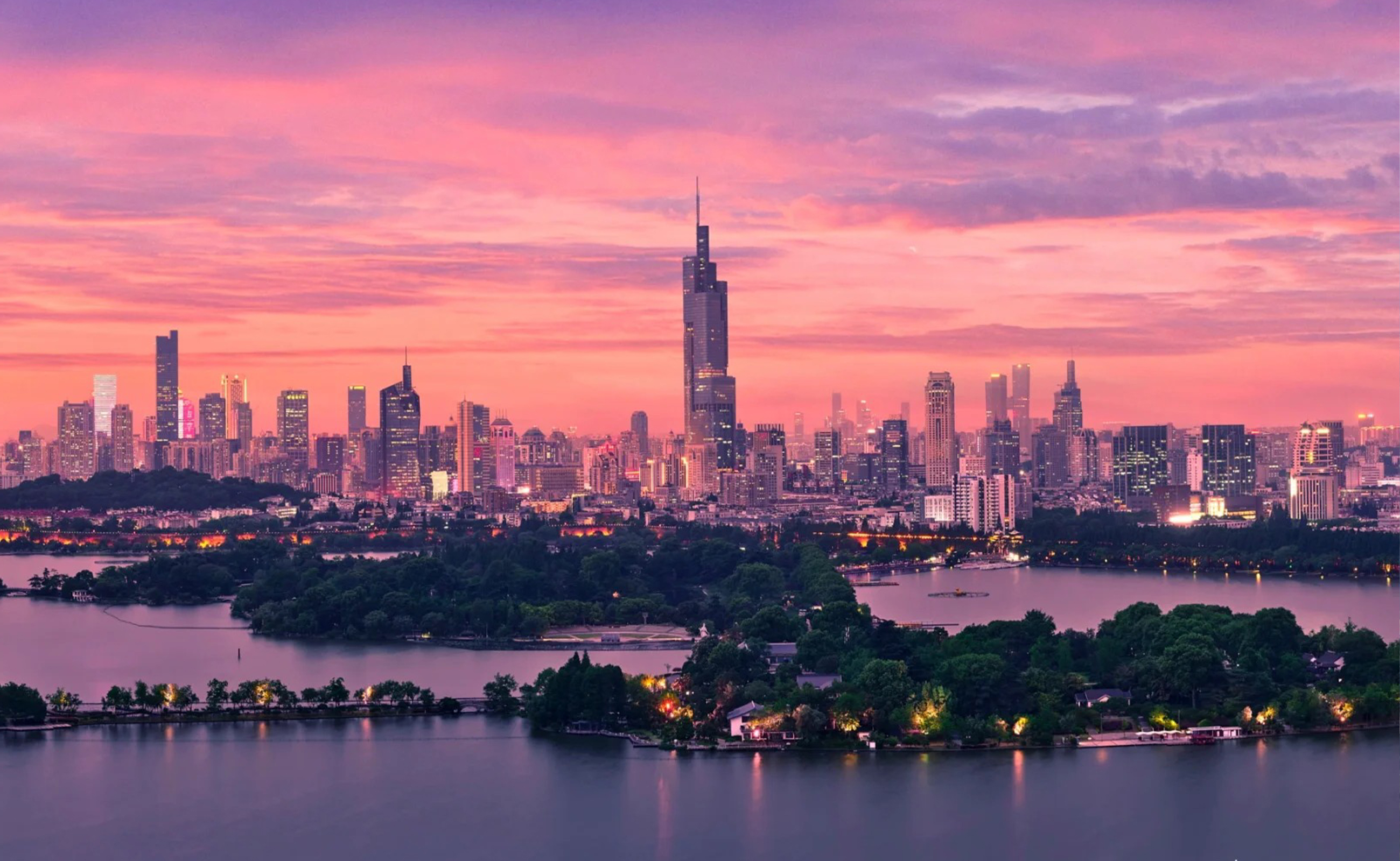 遇见南京3日游（中山陵+夫子庙秦淮河+总统府+老门东历史街区+赏金陵美景+环湖漫步+观老城风光+登阅江楼+品特色地道小吃+赠秦淮河游船）