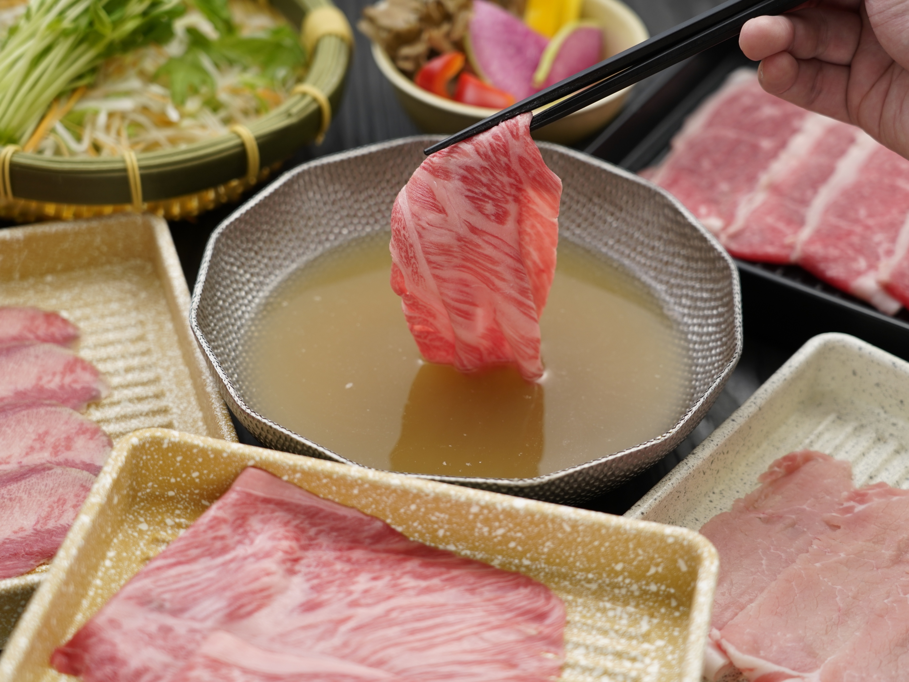 和牛しゃぶしゃぶ食べ放题 肉屋横丁(Niku-ya-Yokocho) 和牛涮涮锅吃到饱 - 东京秋叶原