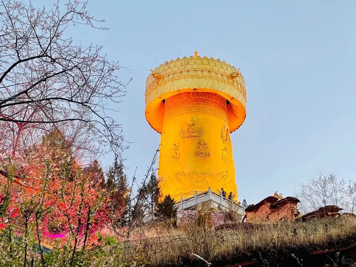 云南香格里拉松赞林寺普达措一日游（松赞林寺+普达措国家公园+独克宗古城+纳帕海+感受藏民生活+捕捉草原湖泊的壮美）