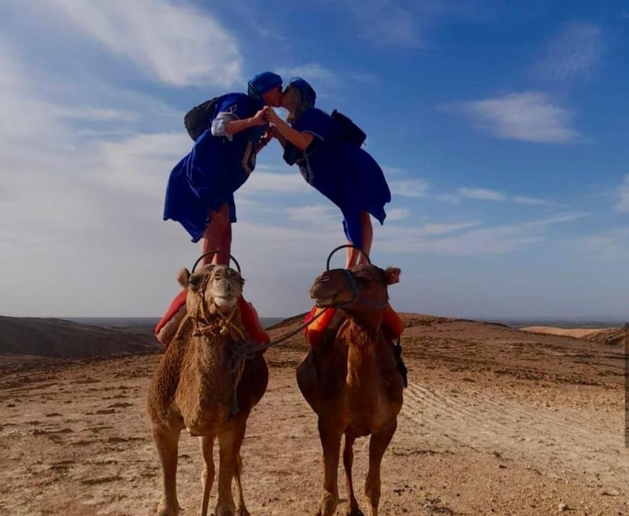 阿格菲沙漠探险：骑骆驼和晚餐表演