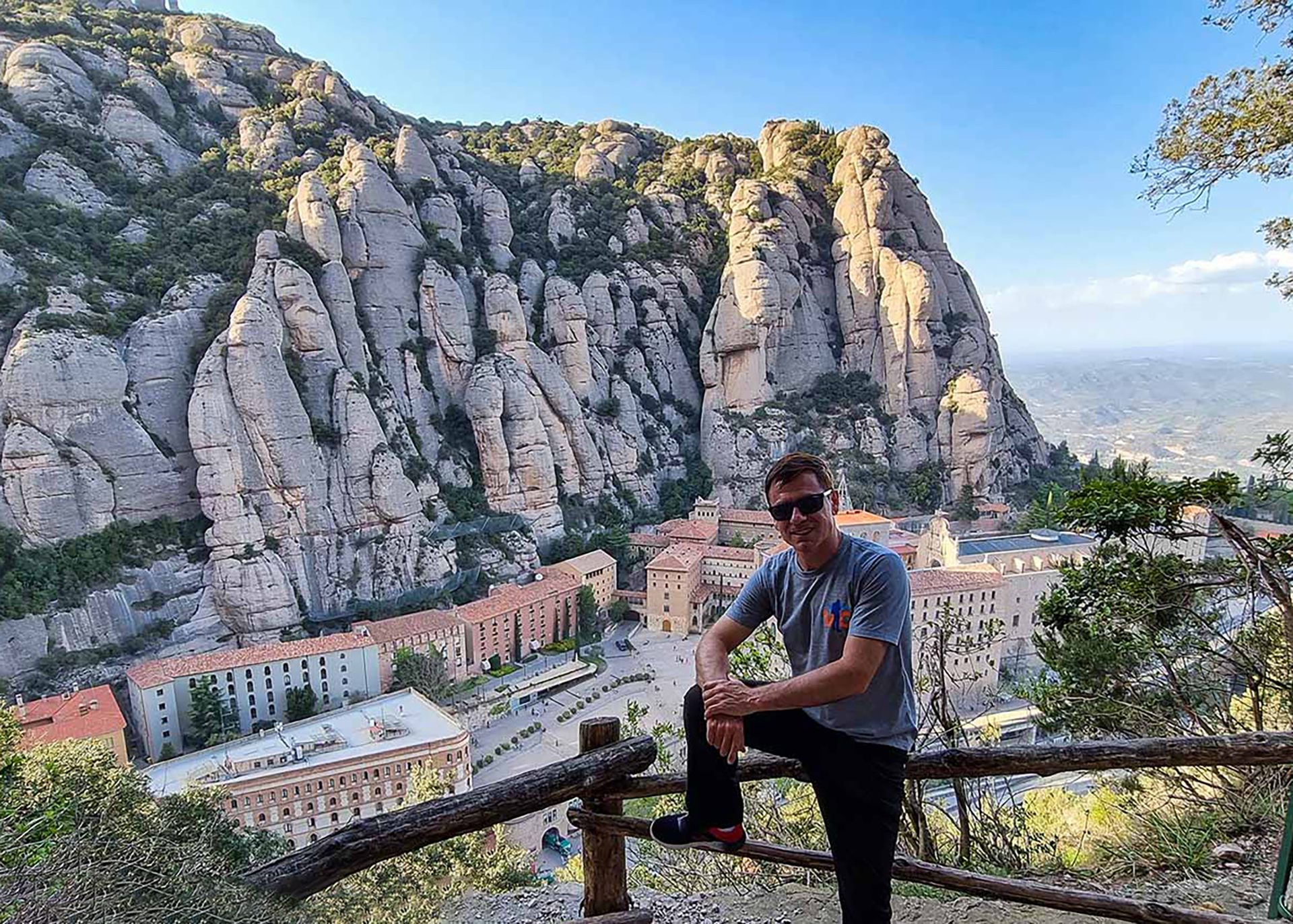 从巴塞罗那出发蒙特塞拉特山一日游（含齿轨火车）