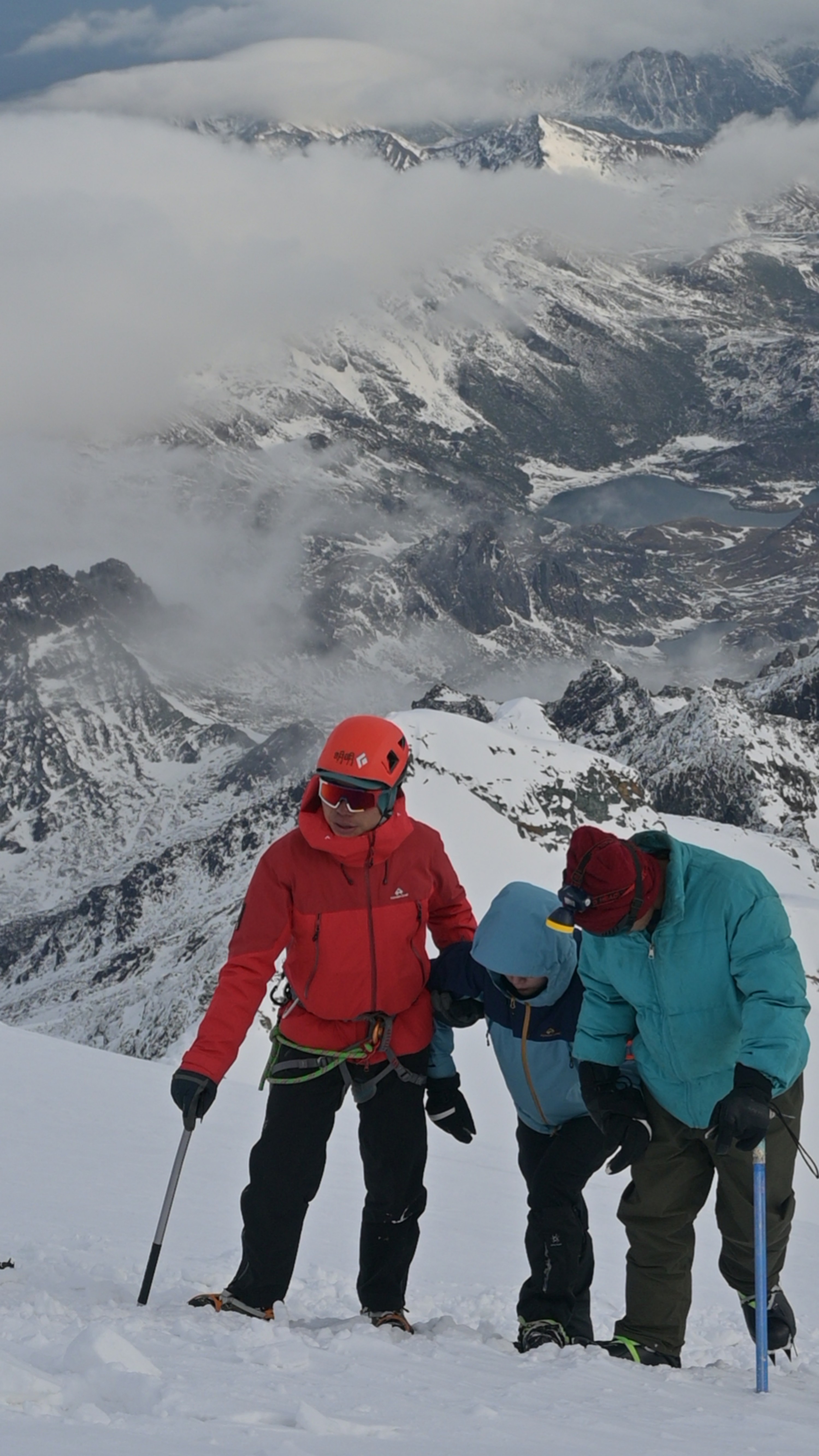 云南丽江哈巴雪山攀登3天2晚（人生第一座雪山+1：1专业登顶向导+骡马驮运大件行李+提供免费装备使用+赠送庆功晚宴）