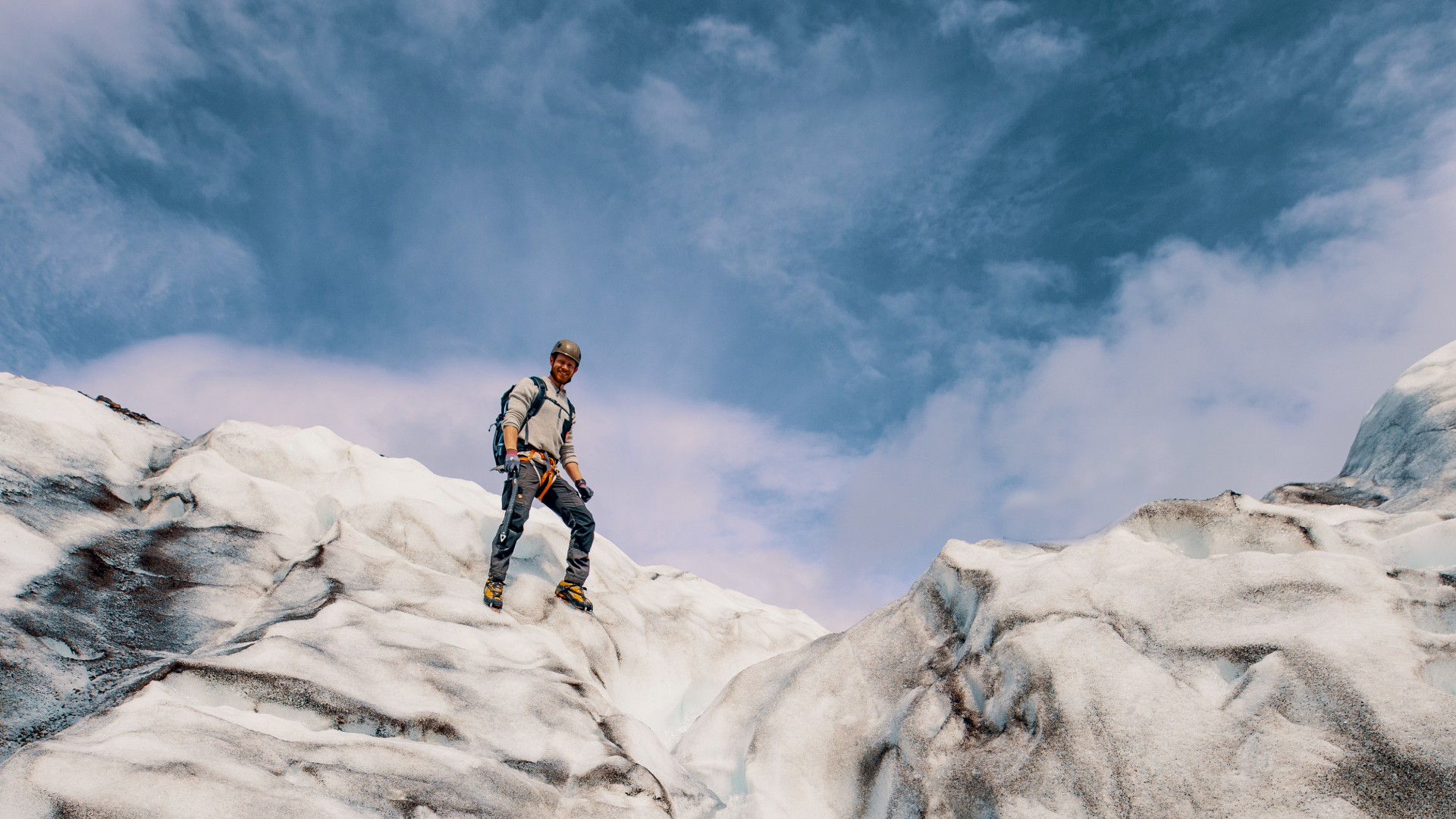 四驱车接送，开启法尔冰川徒步探险之旅