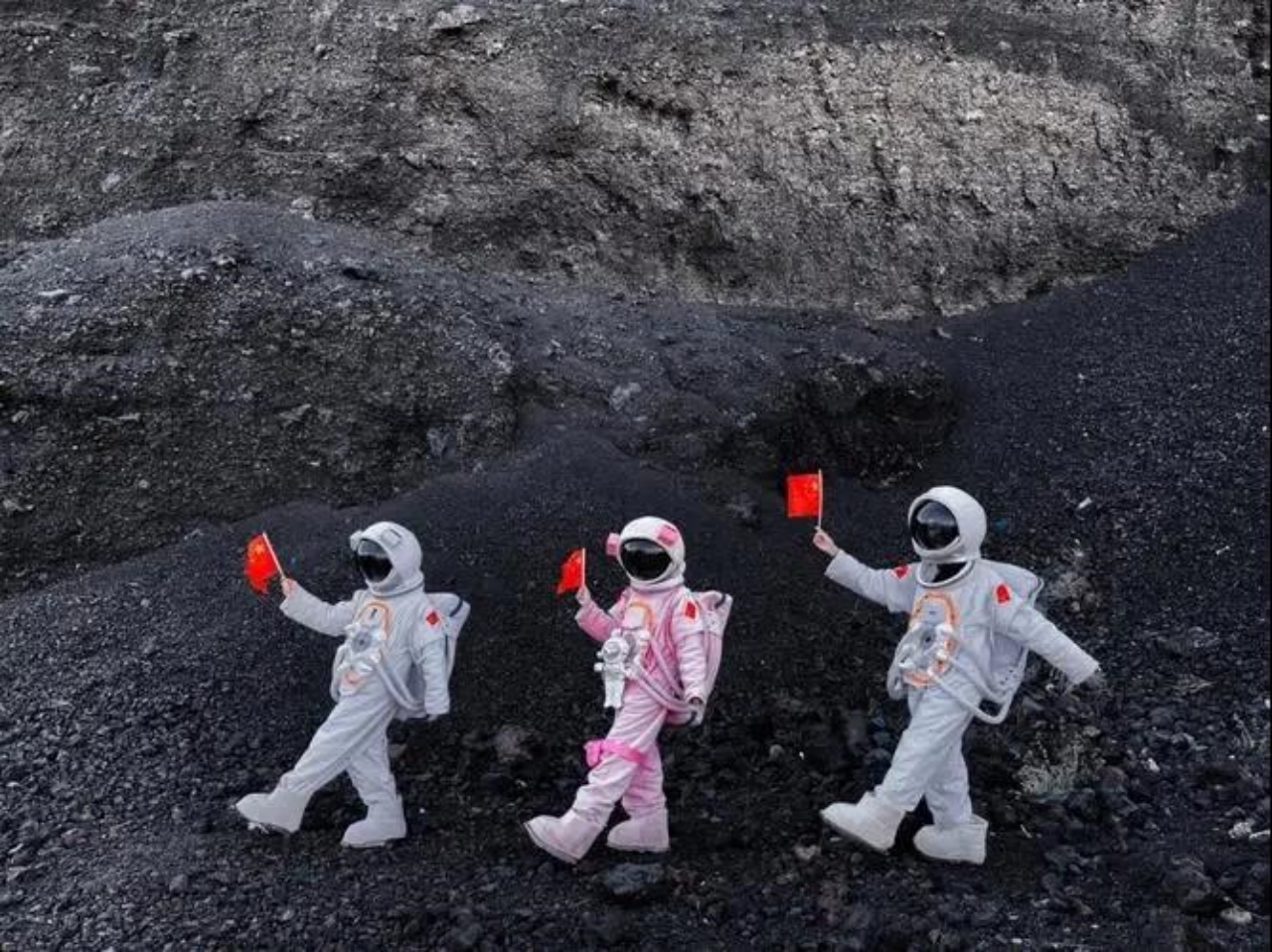 内蒙古呼和浩特 草沙奇遇记5日（乌兰哈达火山+辉腾锡勒草原+黄花沟+响沙湾）