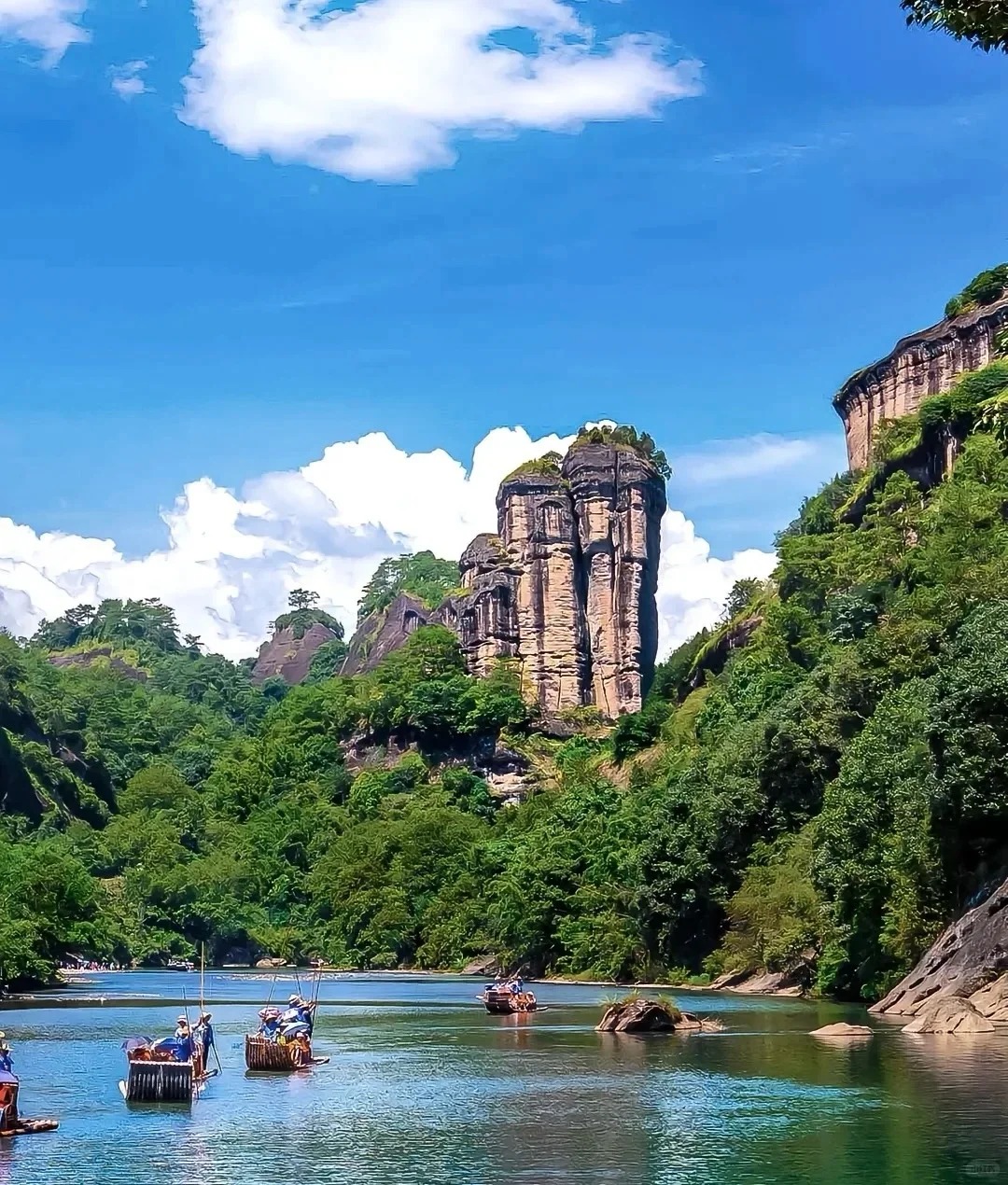 福建武夷山国家森林公园 九曲溪竹筏漂流一日游（可选印象大红袍实景演出）