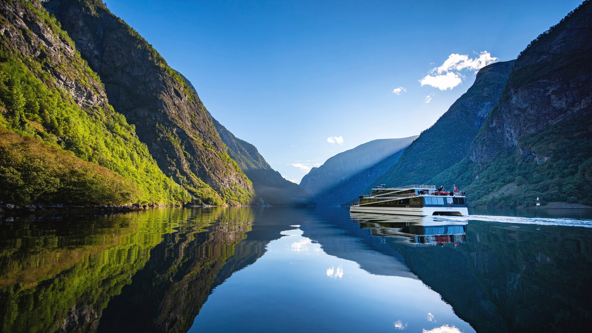 从卑尔根出发的维京村、纳柔依峡湾游船和弗洛姆铁路之旅